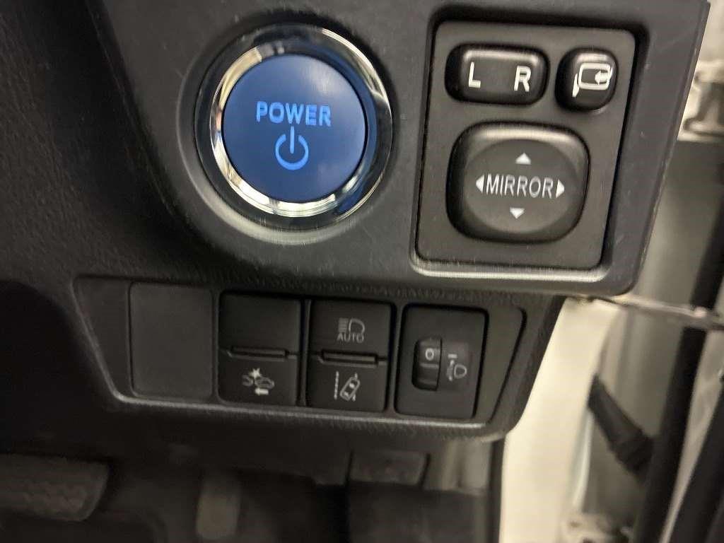 2021 Toyota COROLLA thumbnail
