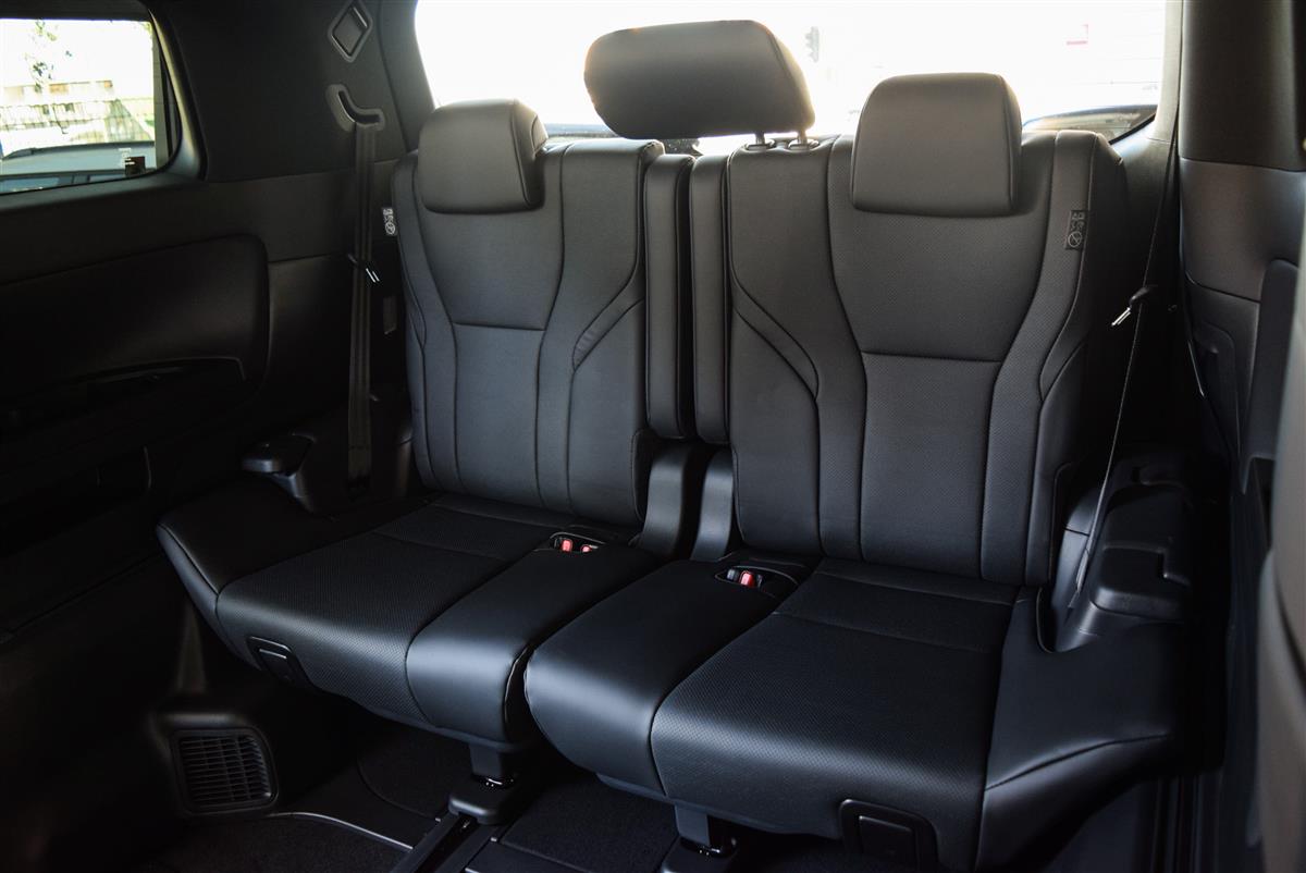 2026 Toyota Alphard thumbnail