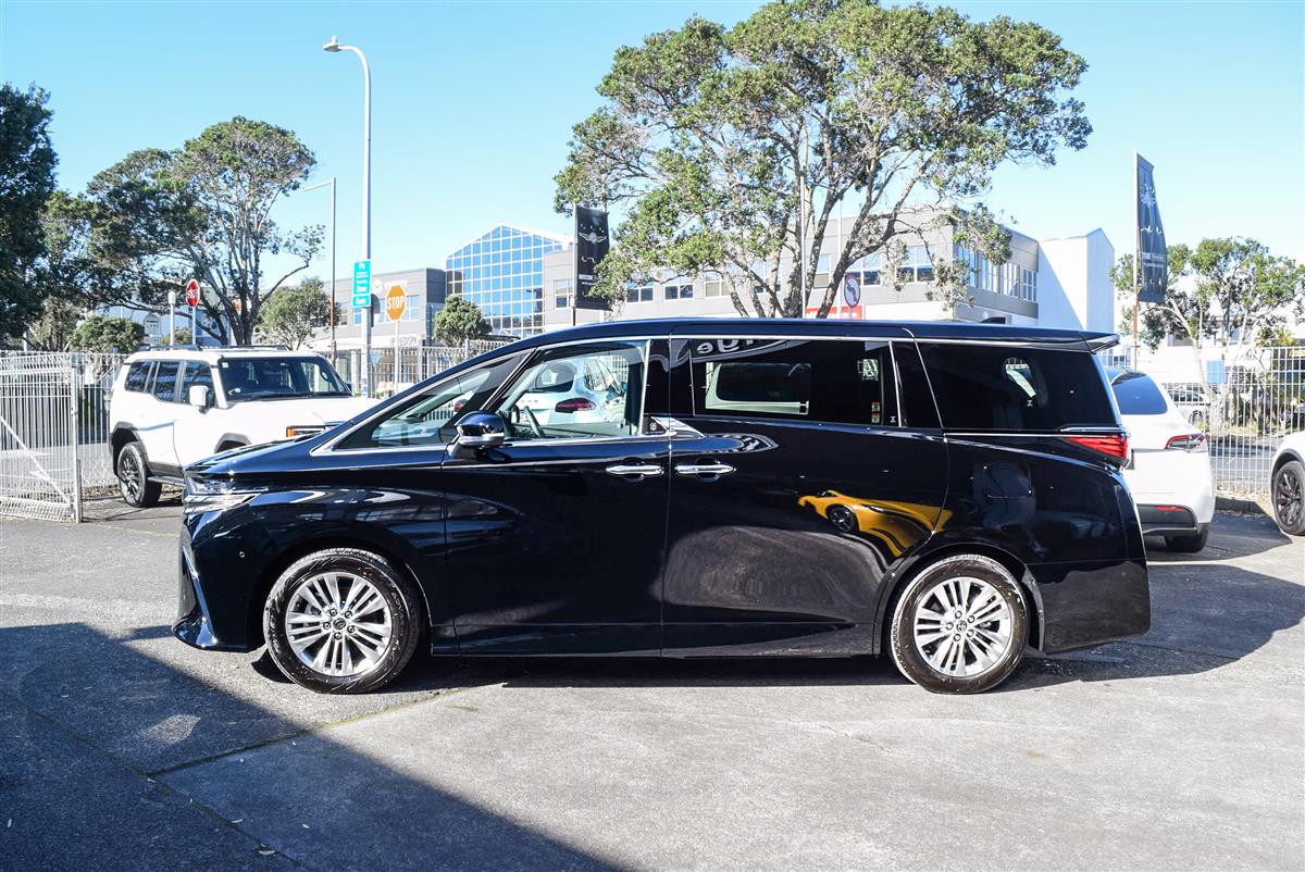 2026 Toyota Alphard thumbnail