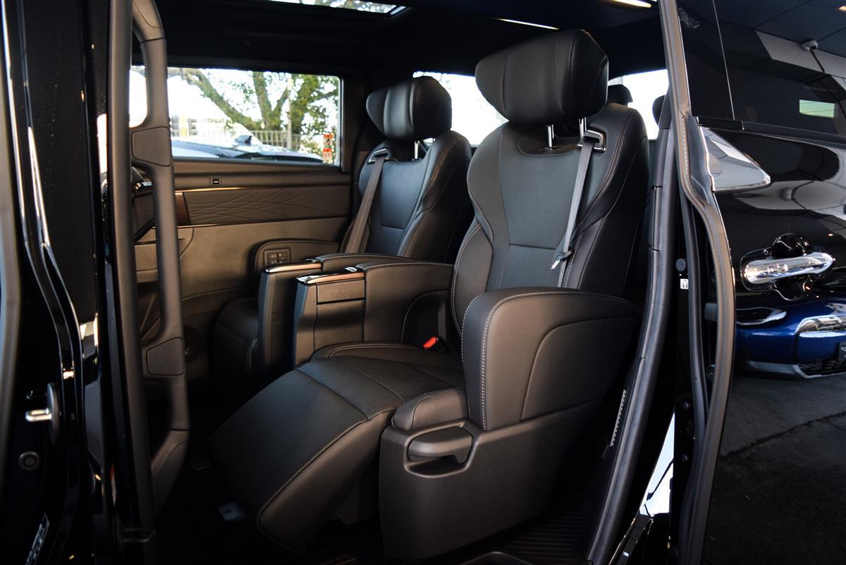 2026 Toyota Alphard thumbnail