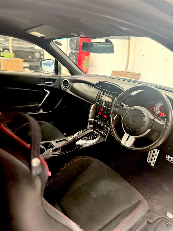 2012 Toyota 86 thumbnail