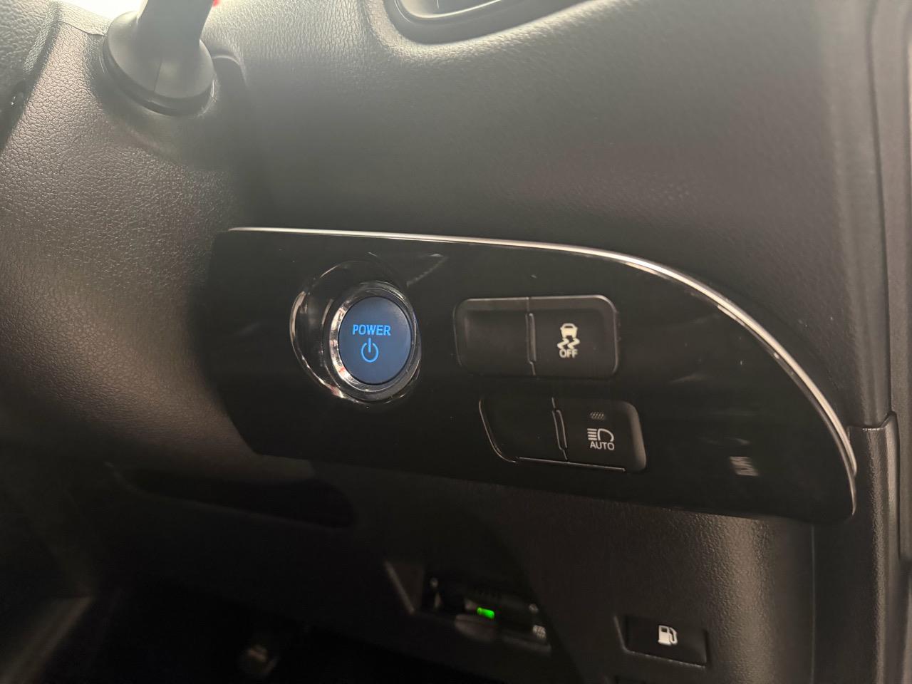 2019 Toyota Prius thumbnail