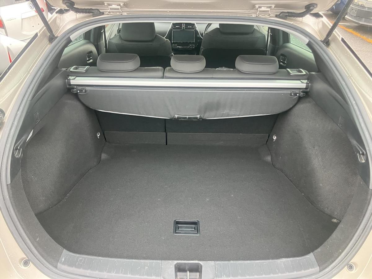 2019 Toyota Prius thumbnail