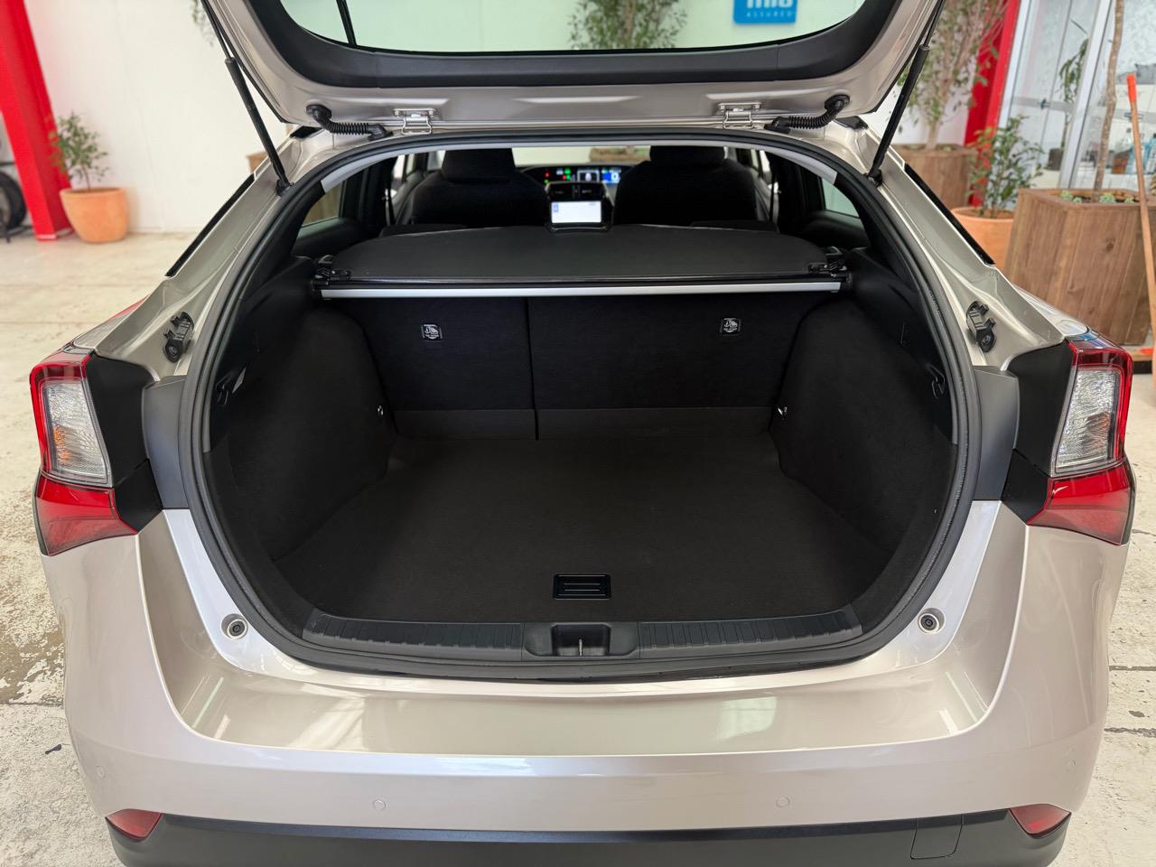 2019 Toyota Prius thumbnail