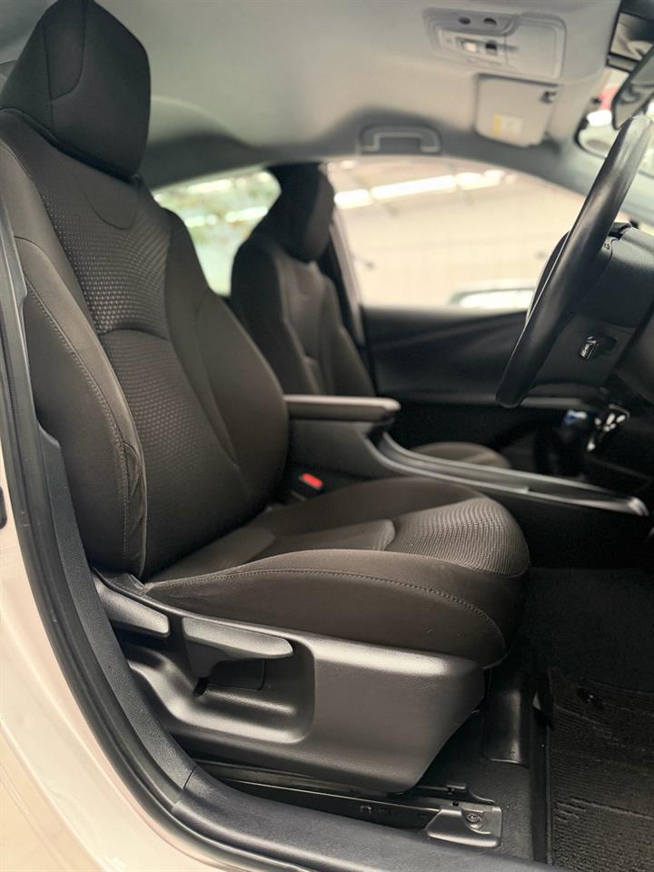 2019 Toyota Prius thumbnail
