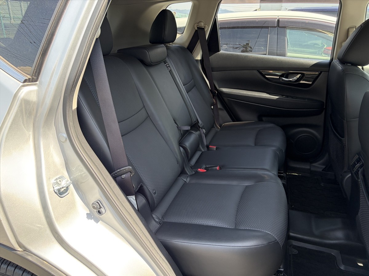 2017 Nissan X-Trail thumbnail