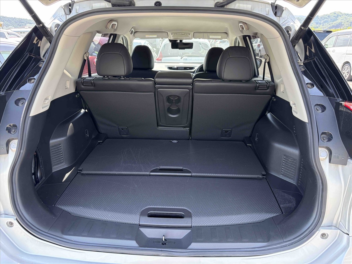 2017 Nissan X-Trail thumbnail
