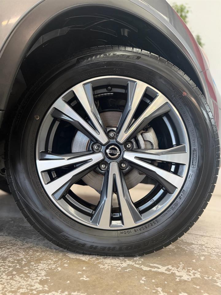 2017 Nissan X-Trail thumbnail