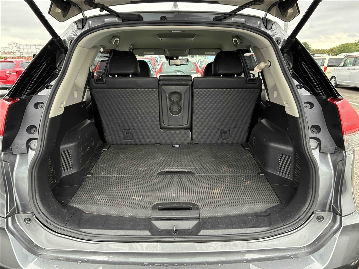 2017 Nissan X-Trail thumbnail