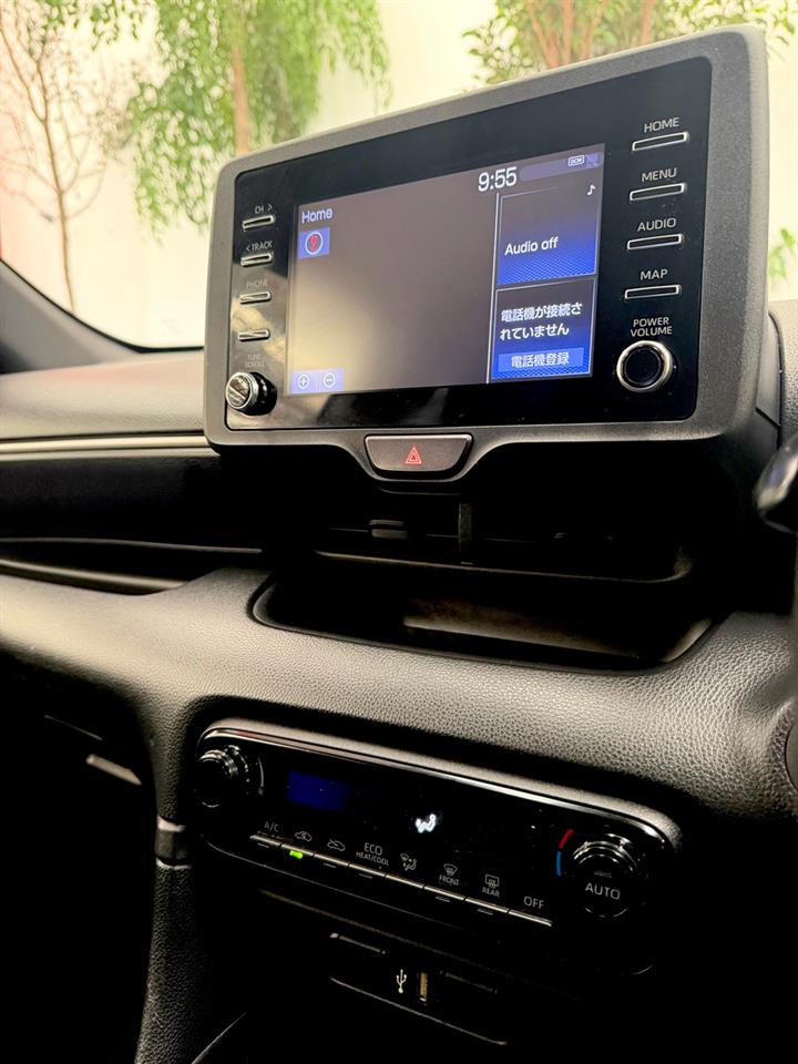2021 Toyota Yaris thumbnail