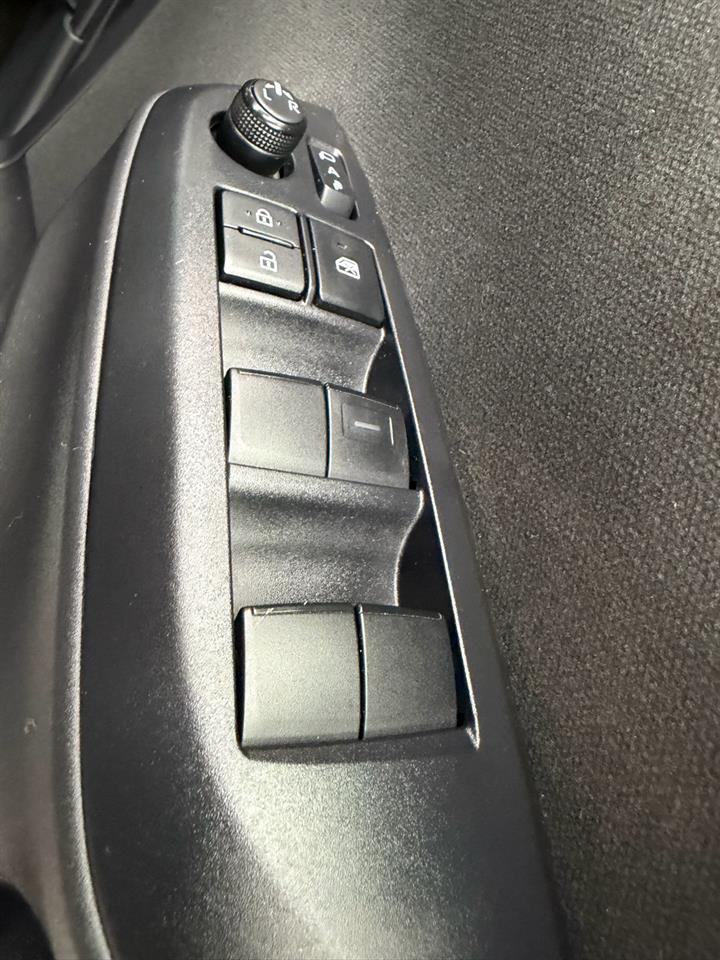 2021 Toyota Yaris thumbnail