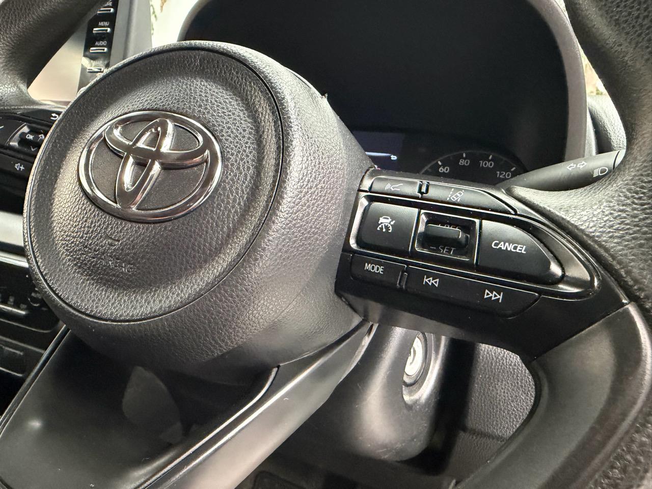 2021 Toyota Yaris thumbnail