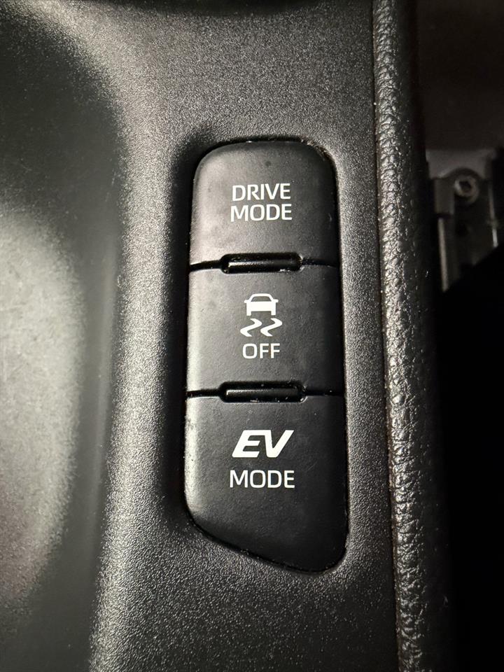 2021 Toyota Yaris thumbnail