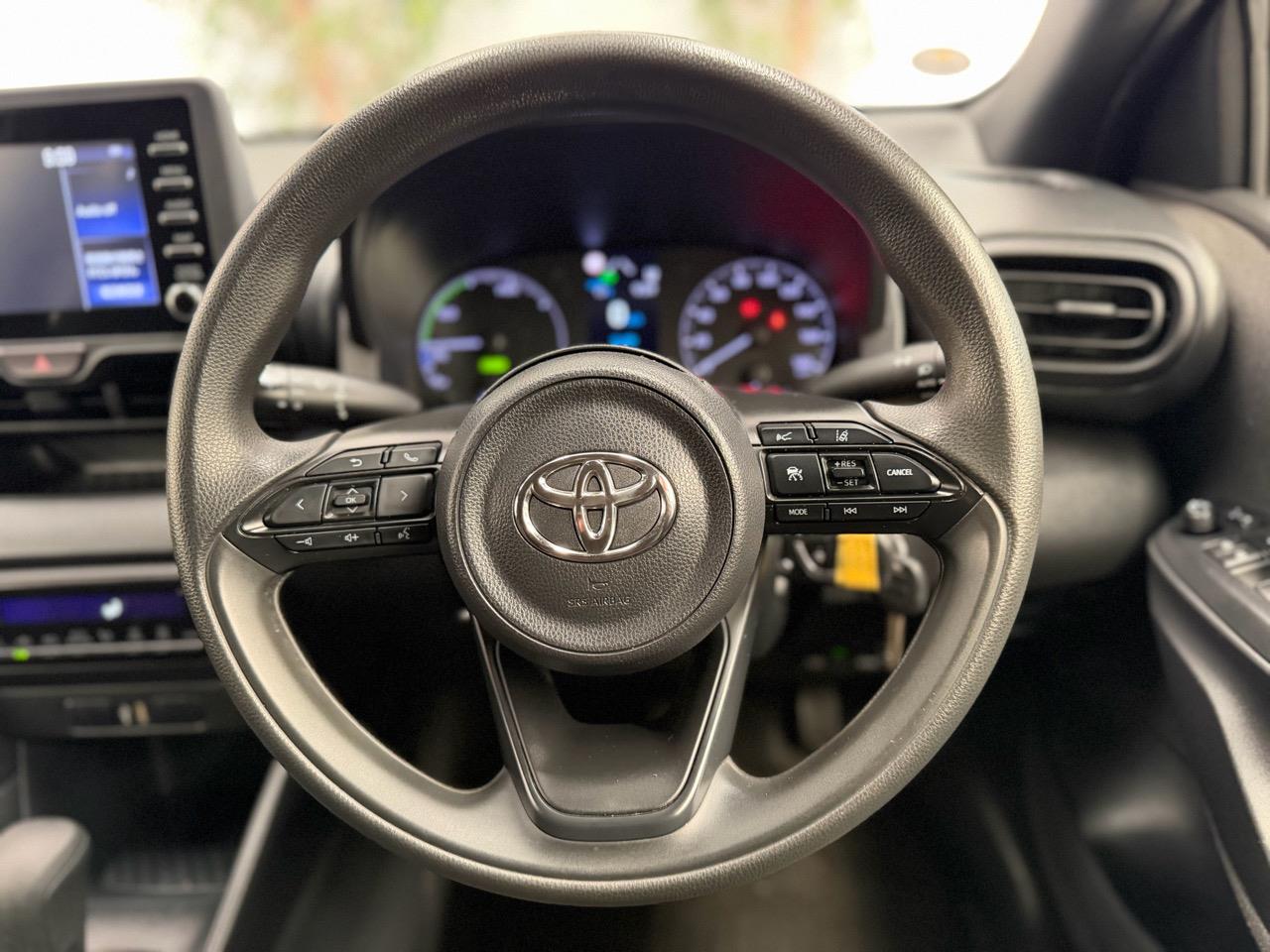 2021 Toyota Yaris thumbnail