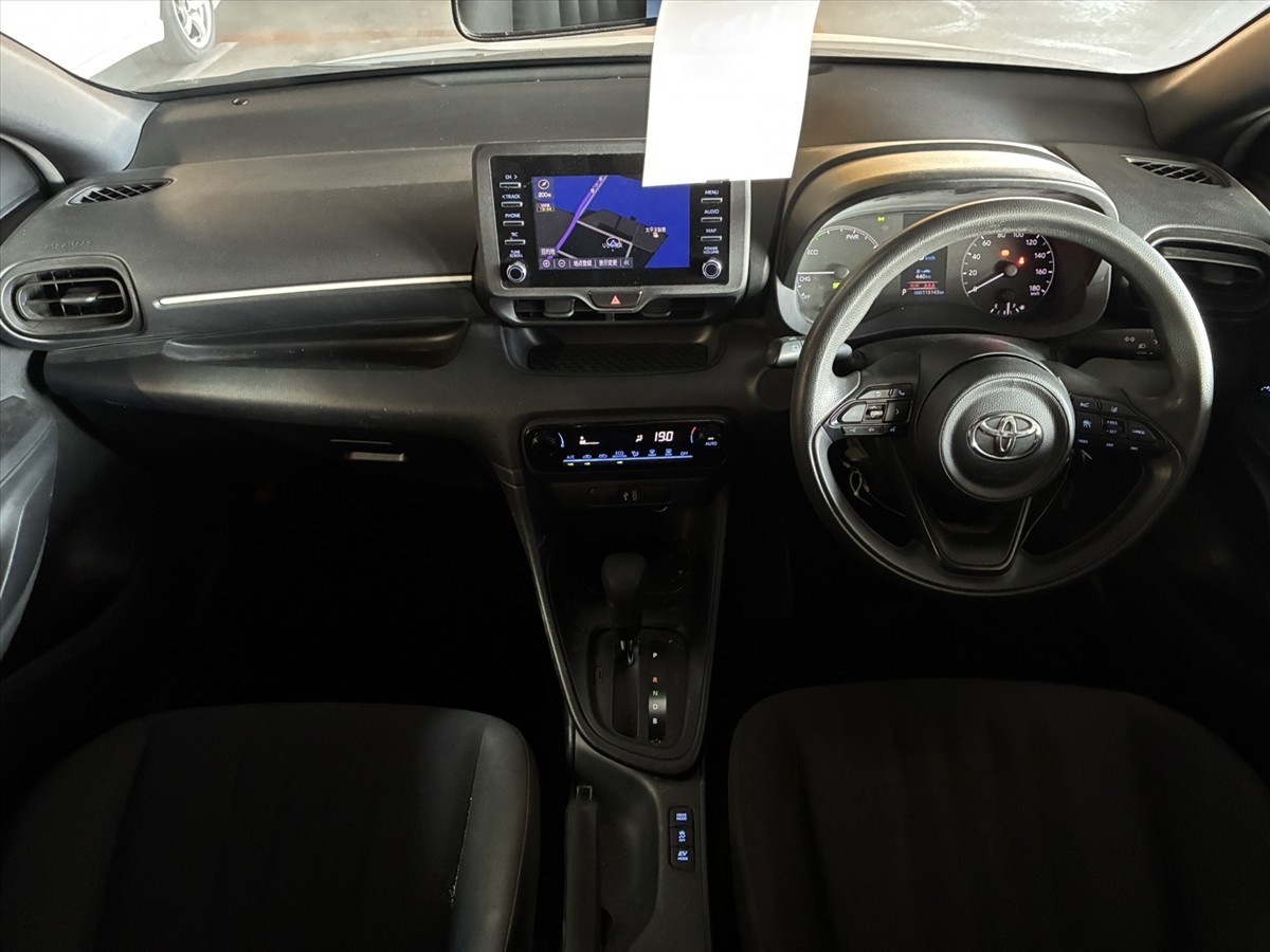 2021 Toyota Yaris thumbnail