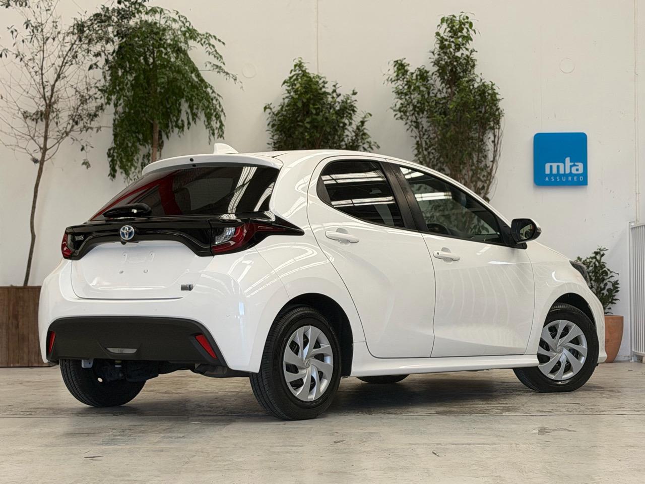 2021 Toyota Yaris thumbnail