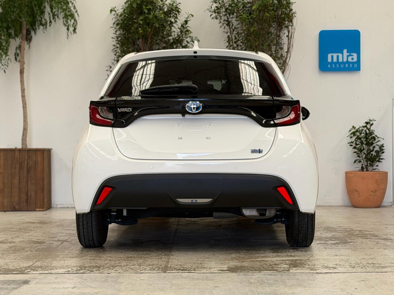 2021 Toyota Yaris thumbnail