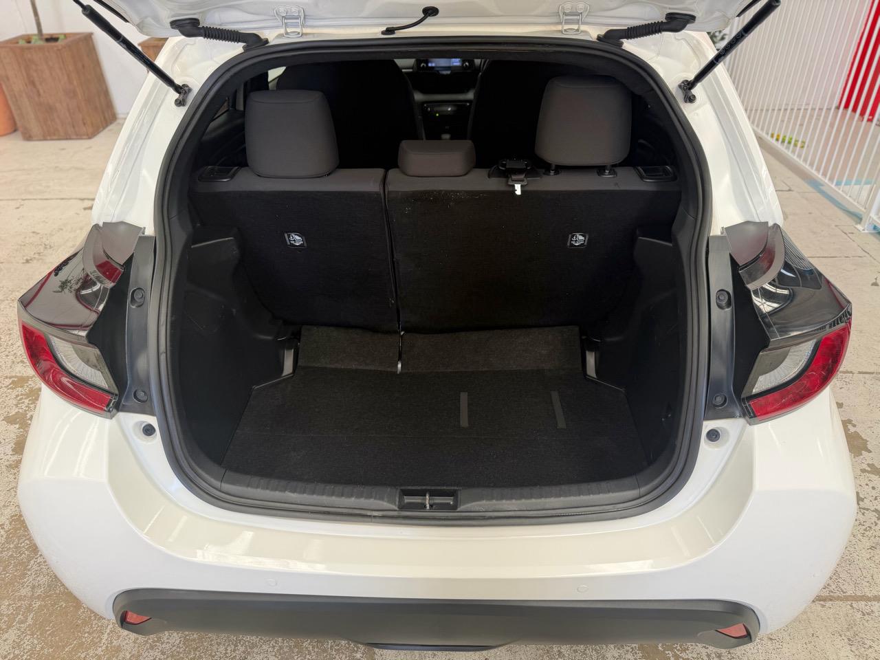 2021 Toyota Yaris thumbnail