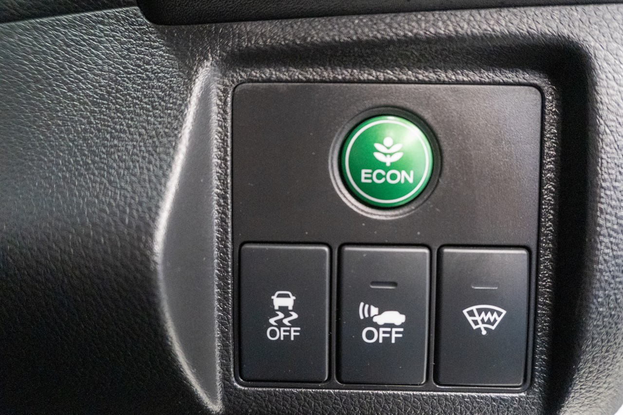 2015 Honda Vezel thumbnail