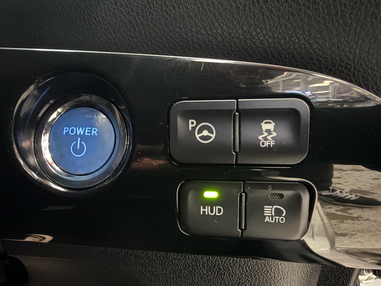 2016 Toyota Prius thumbnail