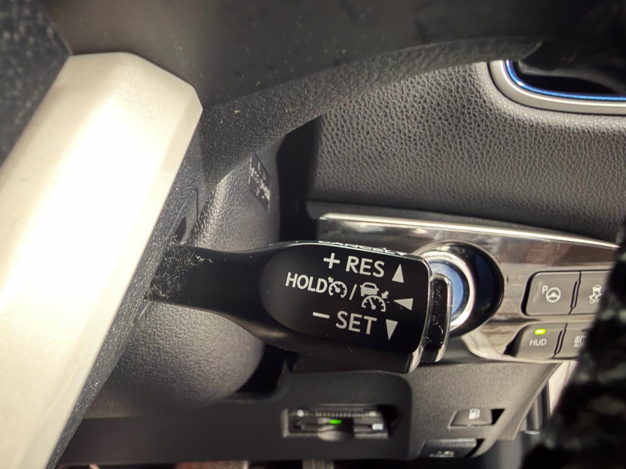 2016 Toyota Prius thumbnail