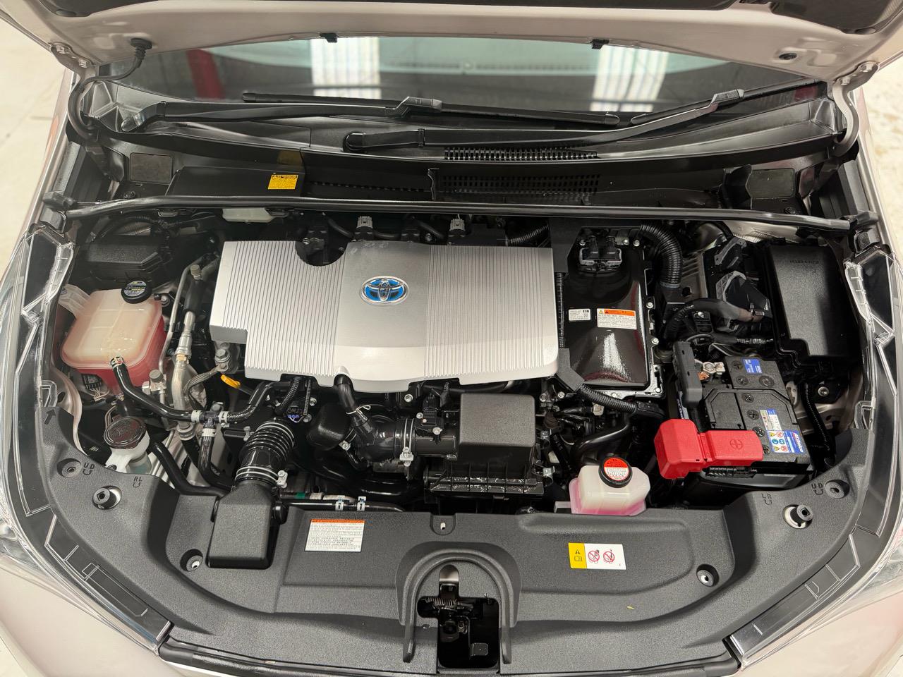 2016 Toyota Prius thumbnail