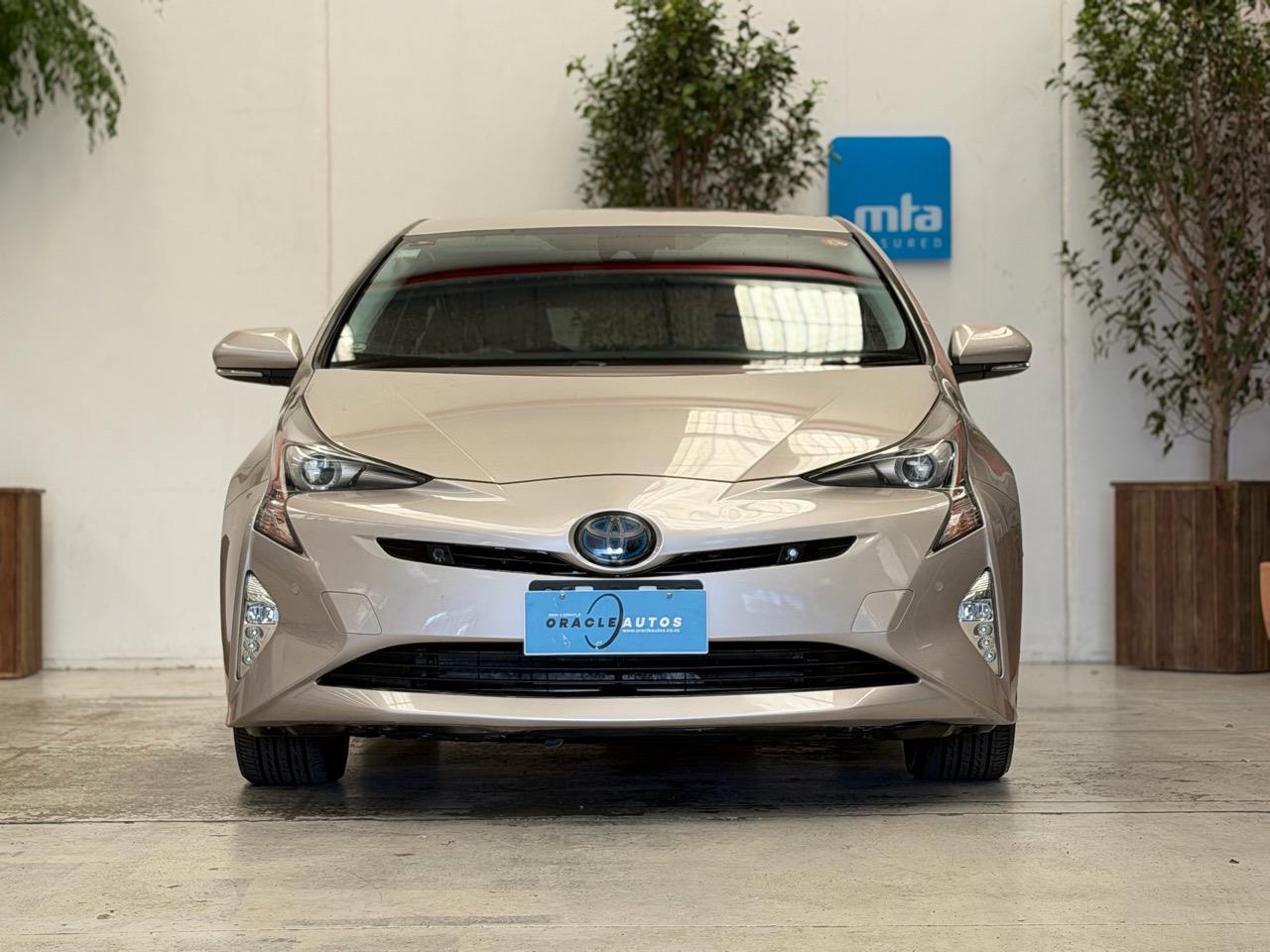 2016 Toyota Prius thumbnail