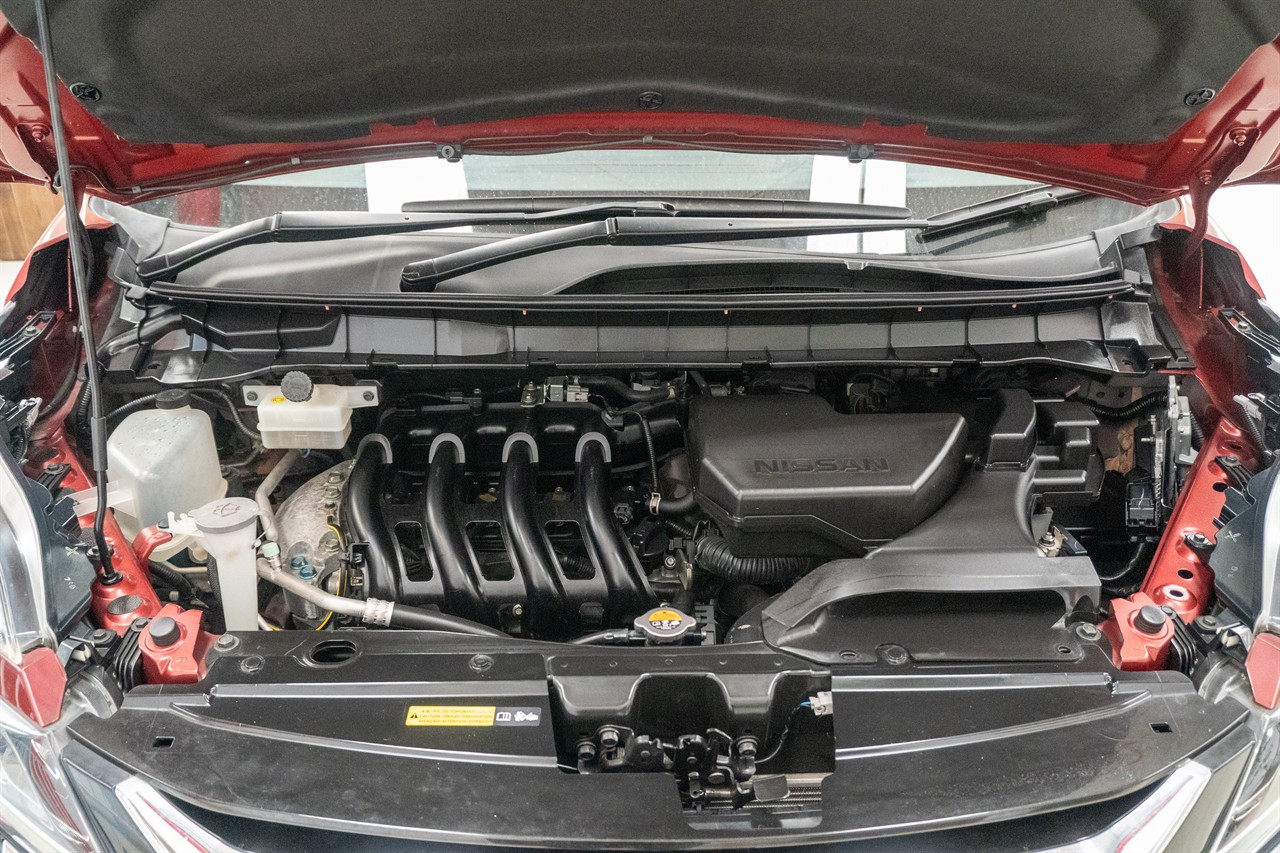 2017 Nissan Serena thumbnail