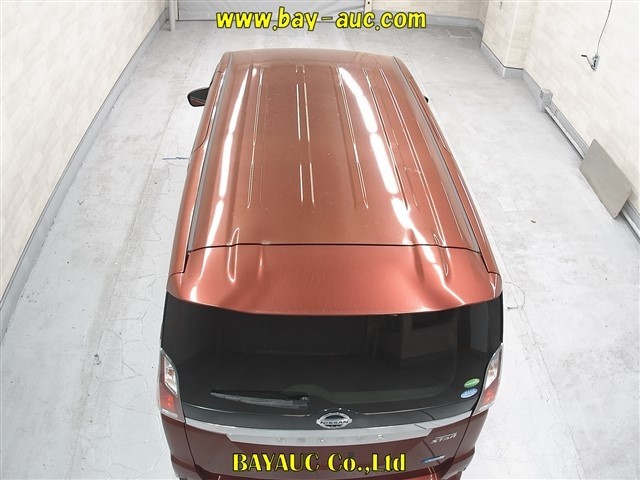 2017 Nissan Serena thumbnail