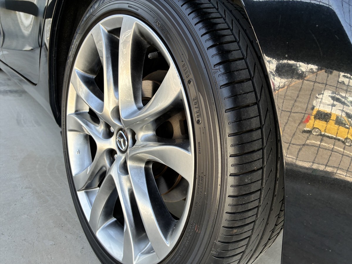 2013 Mazda Atenza thumbnail