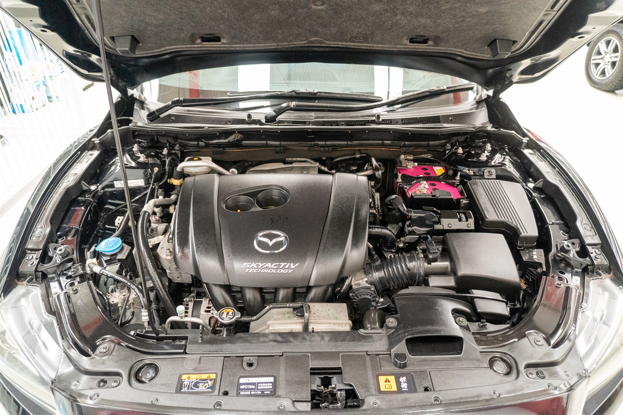 2013 Mazda Atenza thumbnail