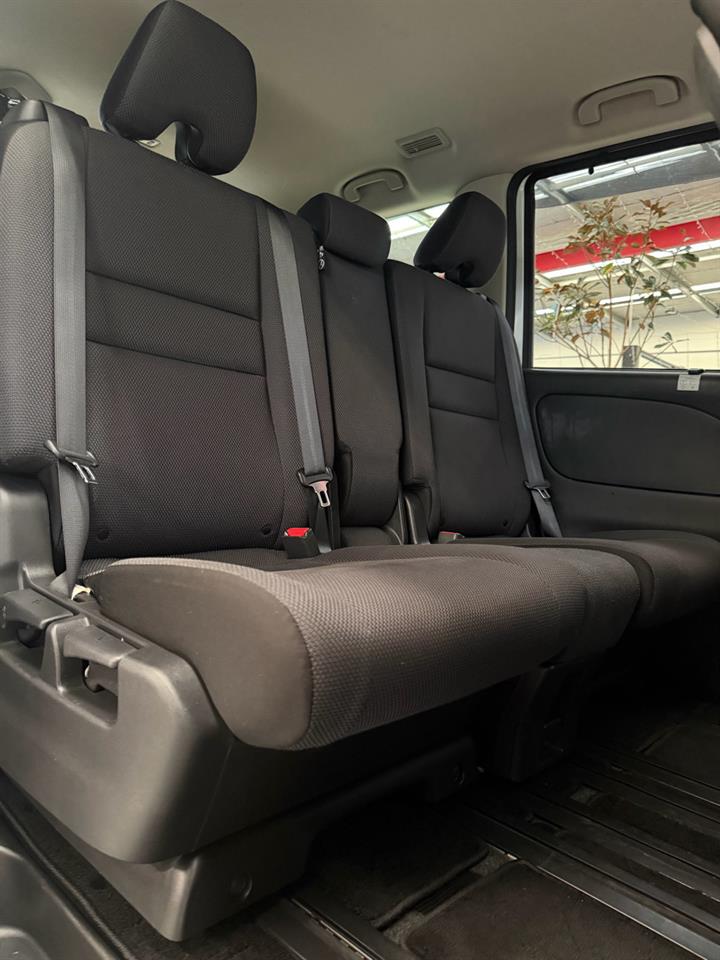 2017 Nissan Serena thumbnail