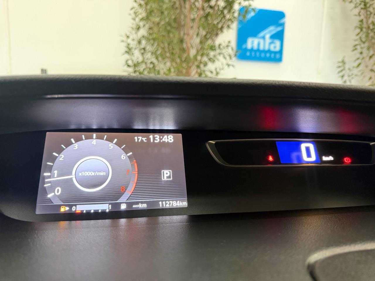 2017 Nissan Serena thumbnail