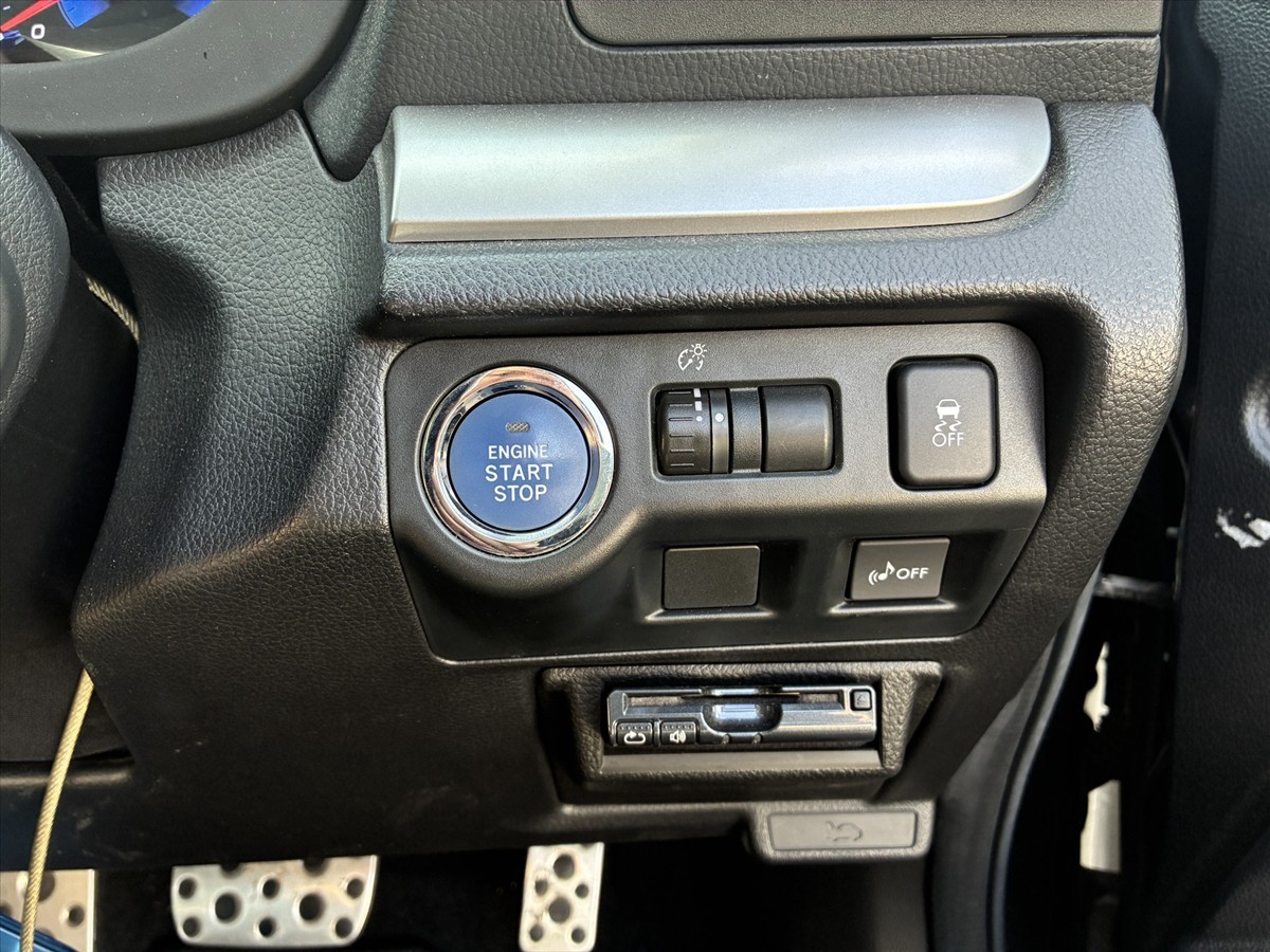2014 Subaru XV thumbnail
