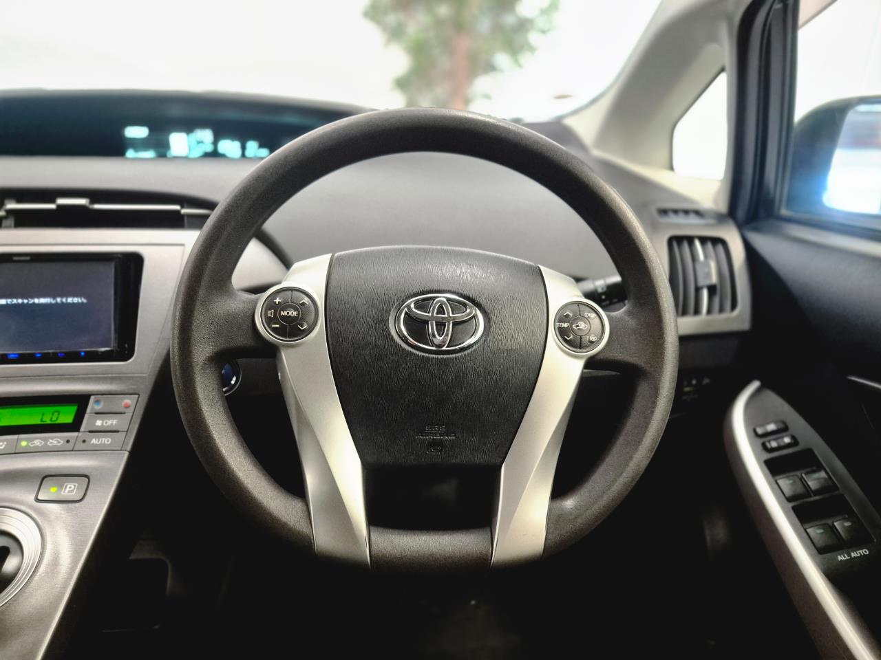 2015 Toyota Prius thumbnail