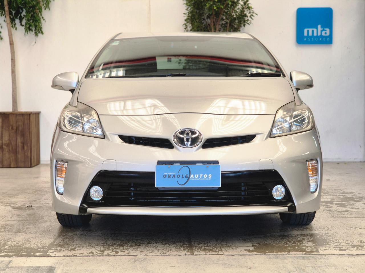2015 Toyota Prius thumbnail