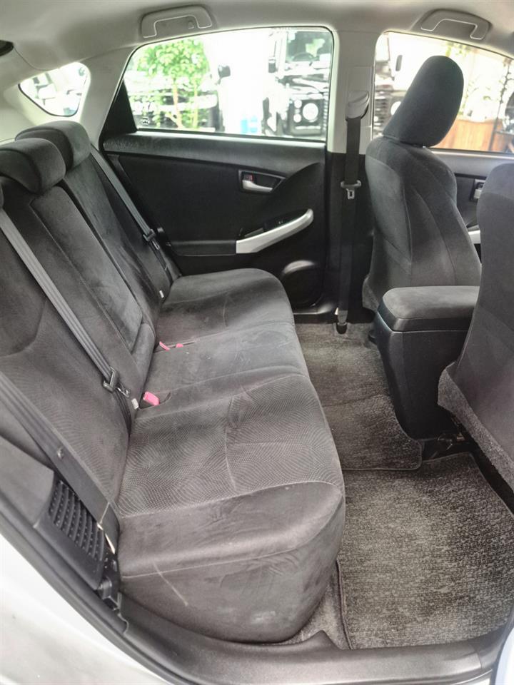 2015 Toyota Prius thumbnail