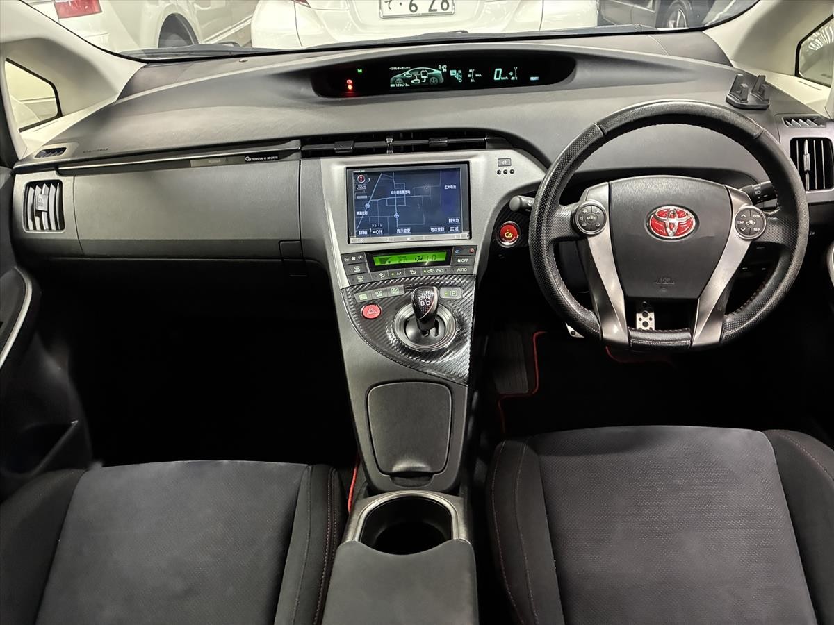2012 Toyota Prius thumbnail