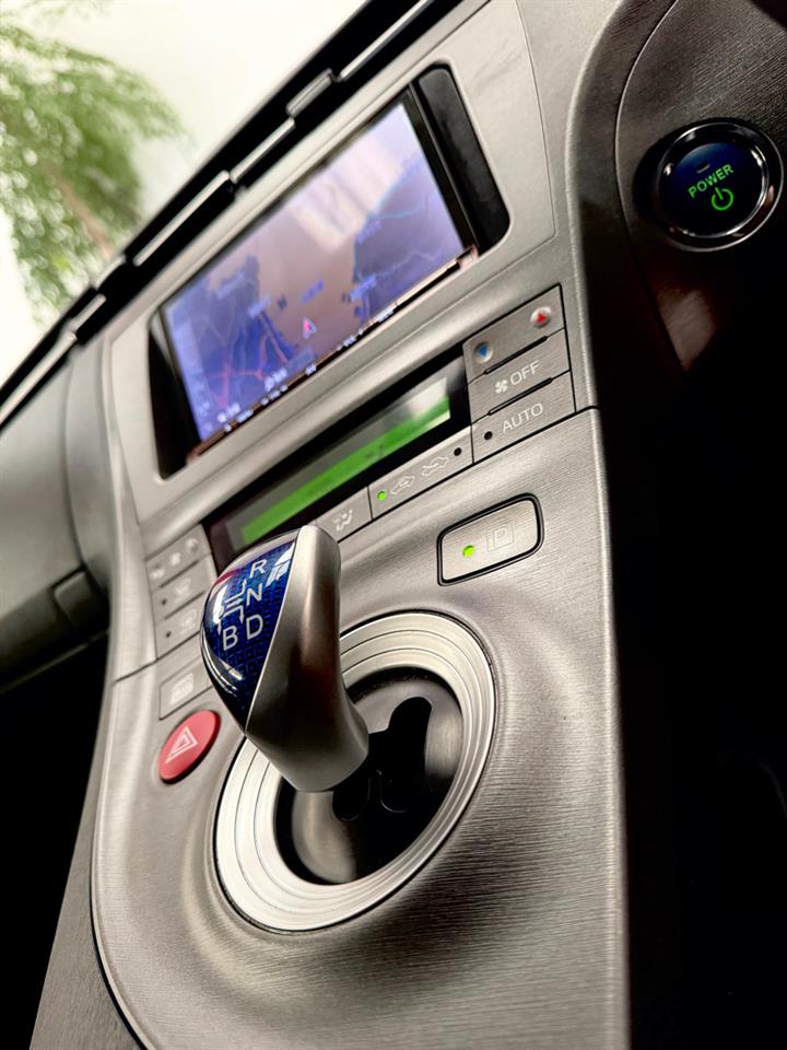2014 Toyota Prius thumbnail