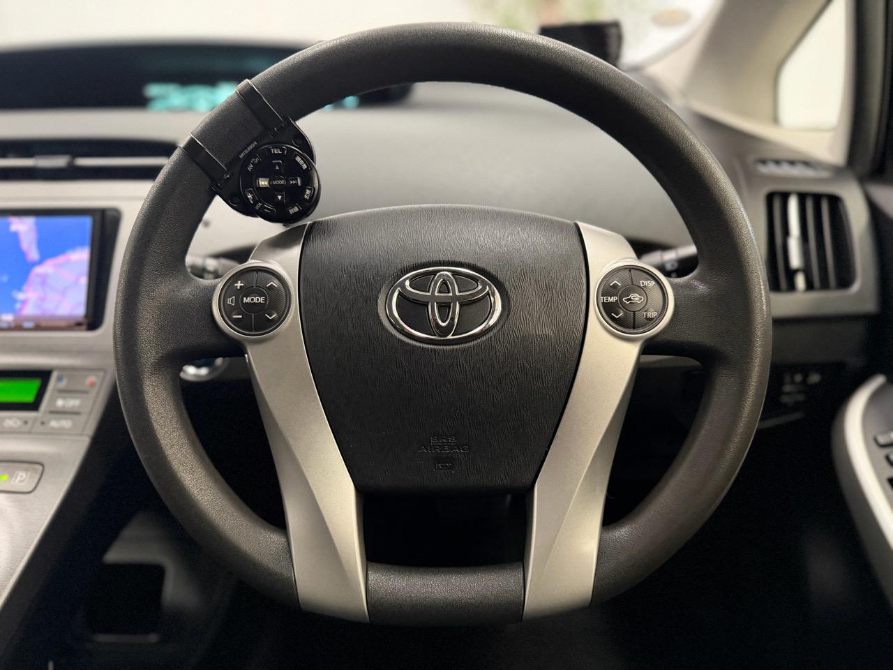 2014 Toyota Prius thumbnail