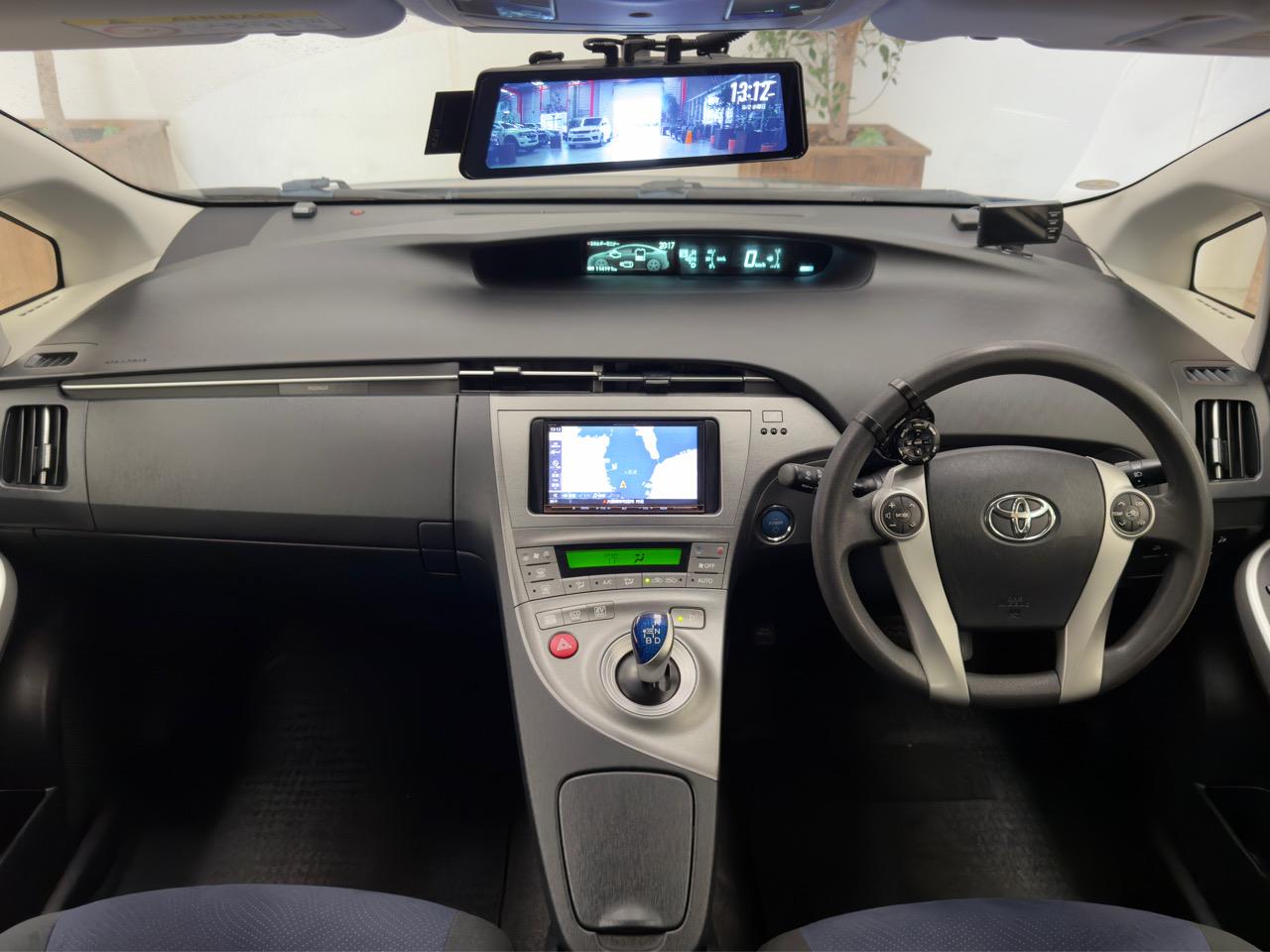 2014 Toyota Prius thumbnail