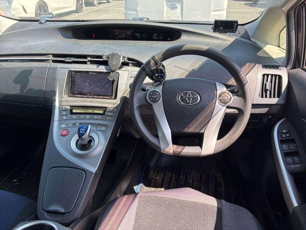 2014 Toyota Prius thumbnail