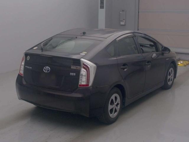 2014 Toyota Prius thumbnail