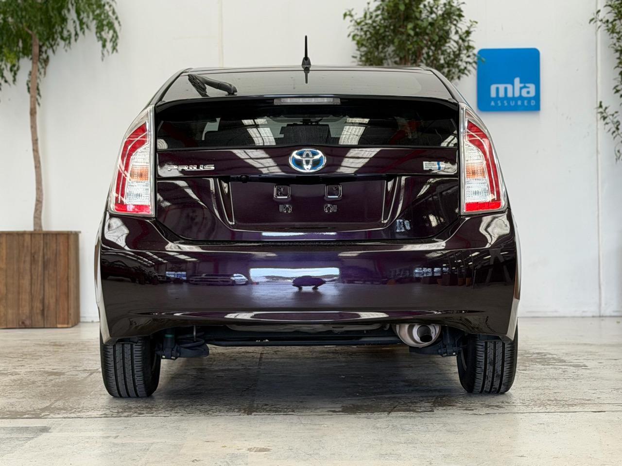 2014 Toyota Prius thumbnail