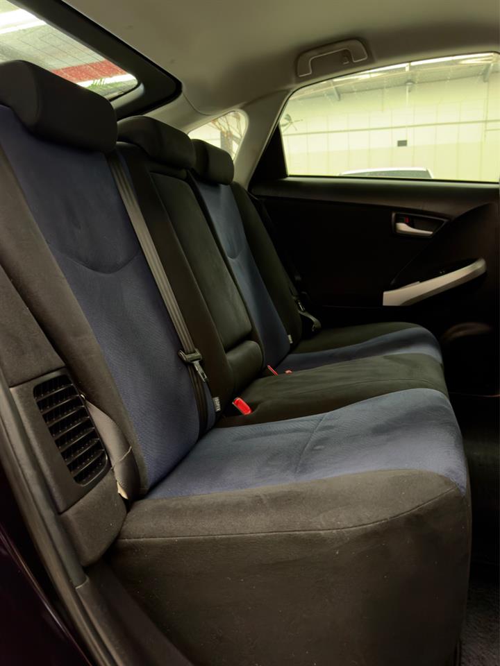 2014 Toyota Prius thumbnail
