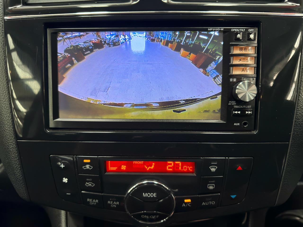 2013 Nissan Serena thumbnail