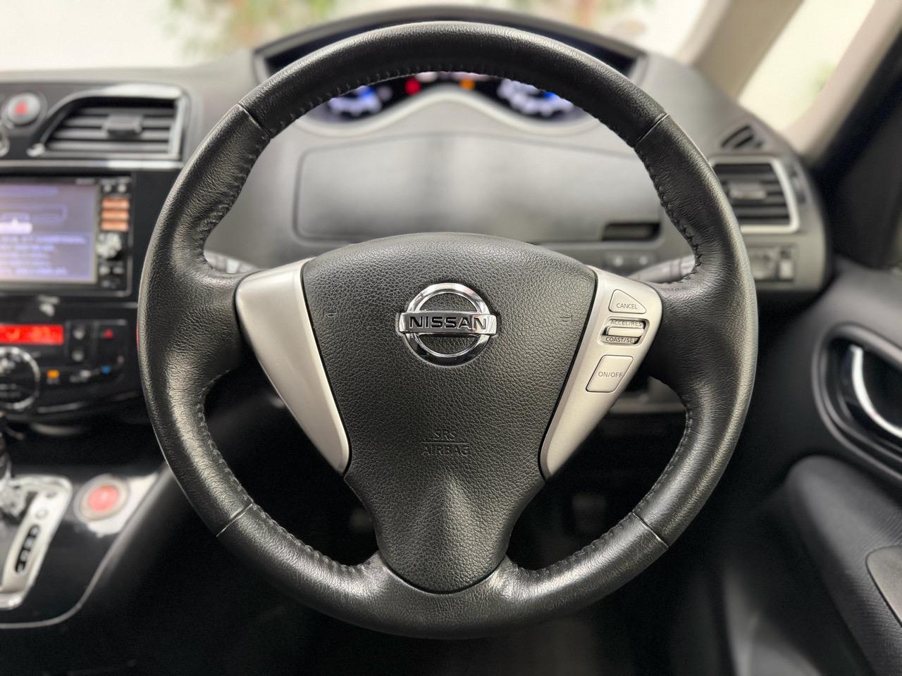 2013 Nissan Serena thumbnail