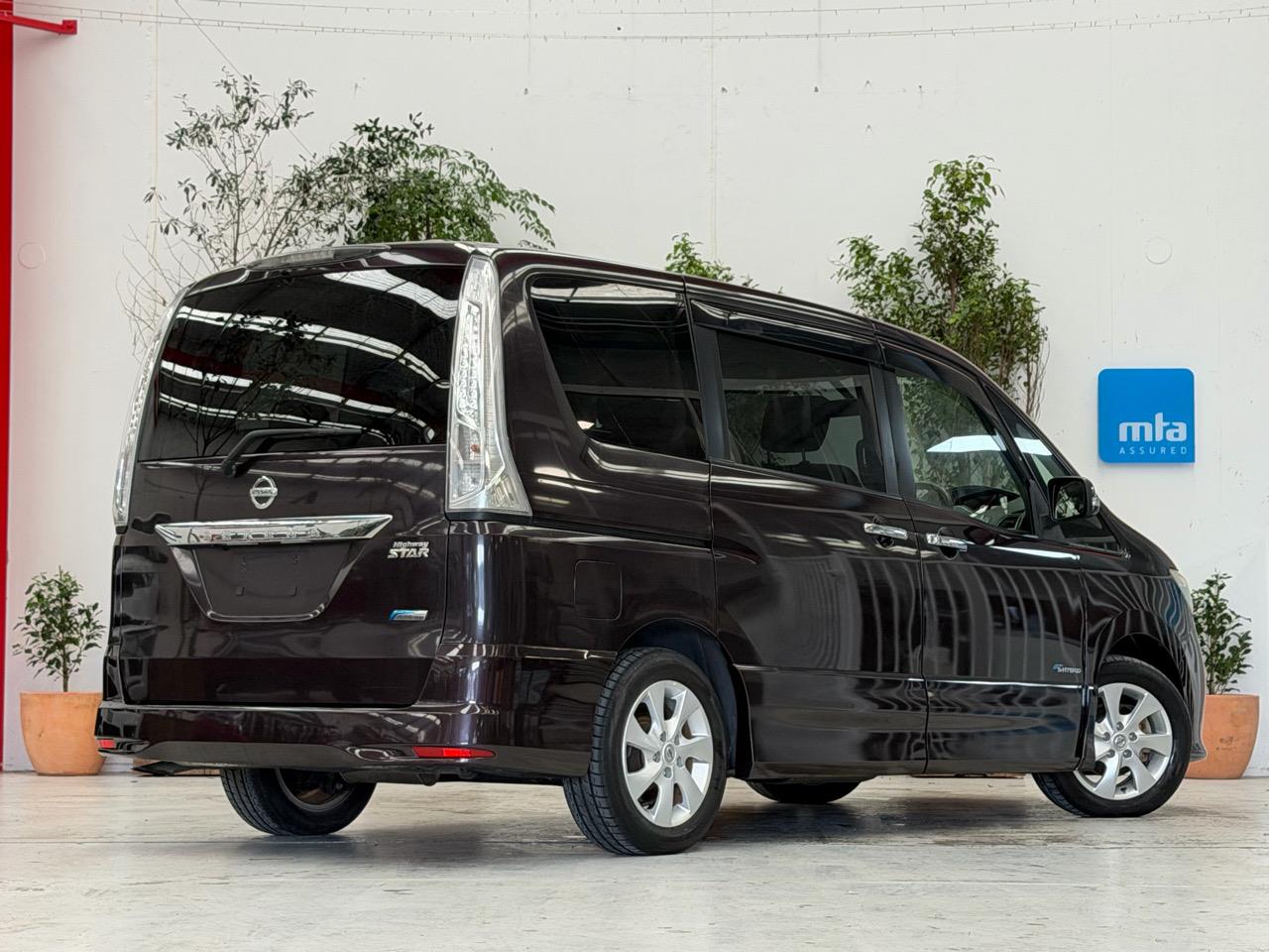 2013 Nissan Serena thumbnail