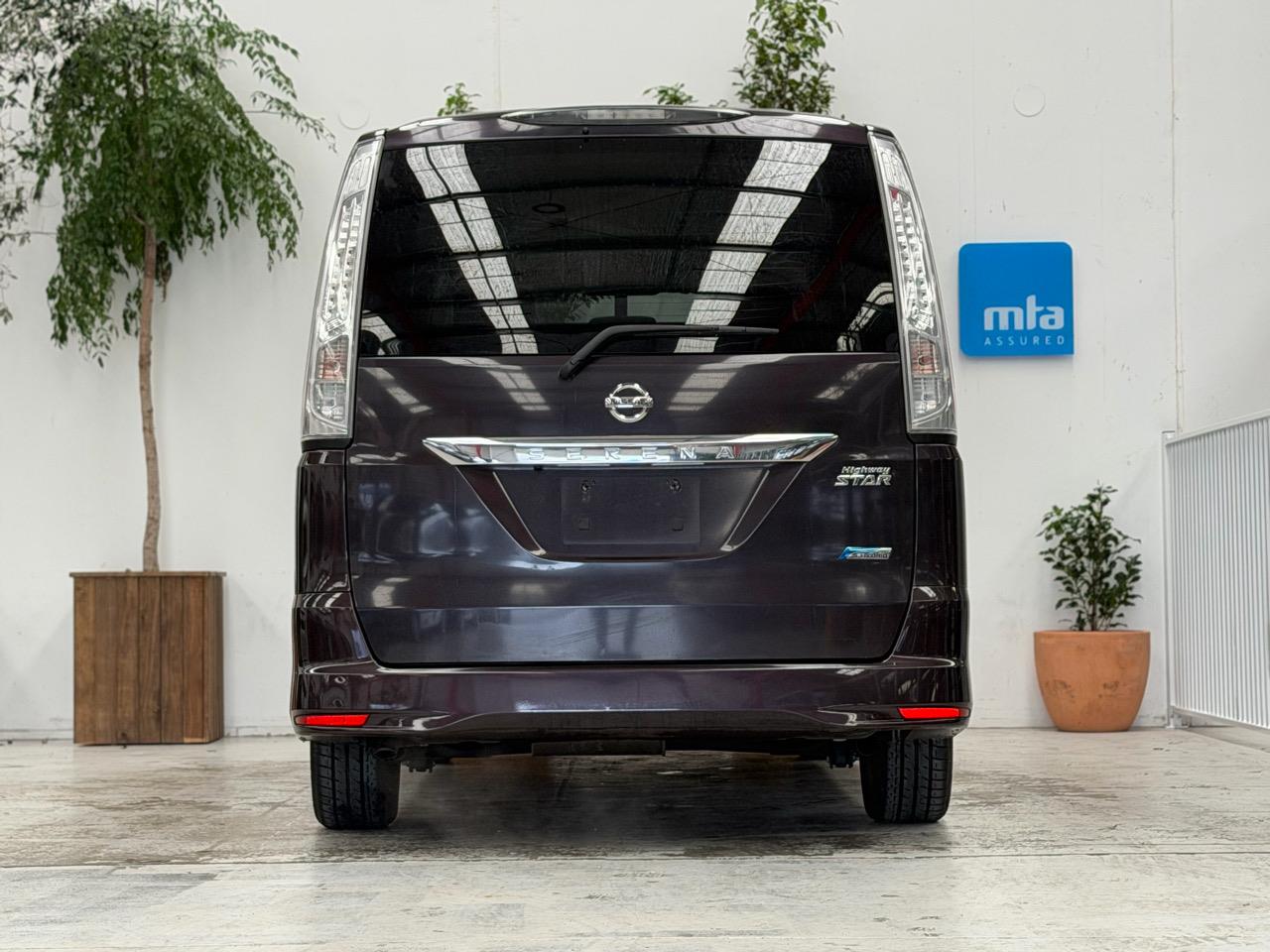2013 Nissan Serena thumbnail