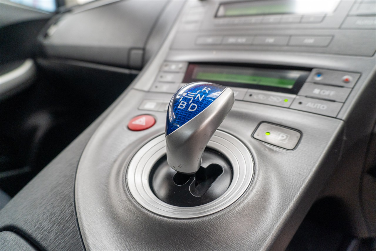 2013 Toyota Prius thumbnail